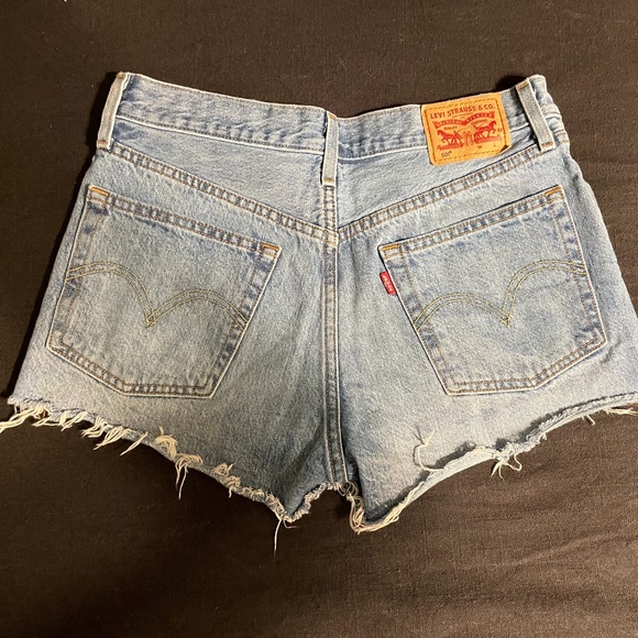 Levi 501 Jean Shorts - Picture 5 of 5